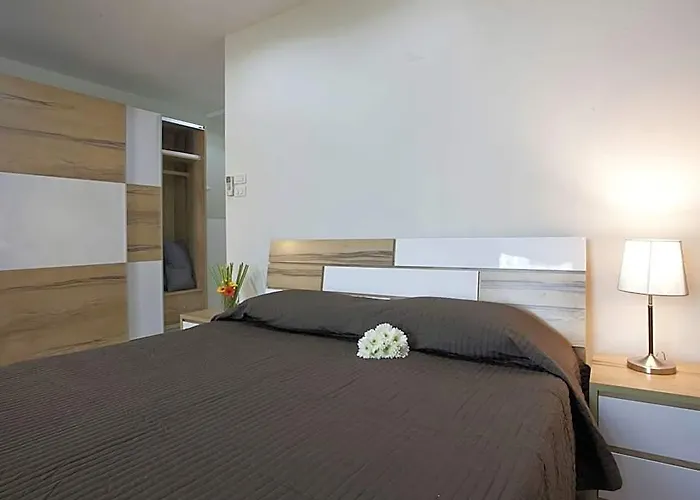 Tongtip Place Aparthotel Bangkok