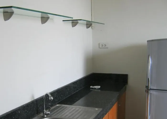 Hotel apartamentowy Tongtip Place