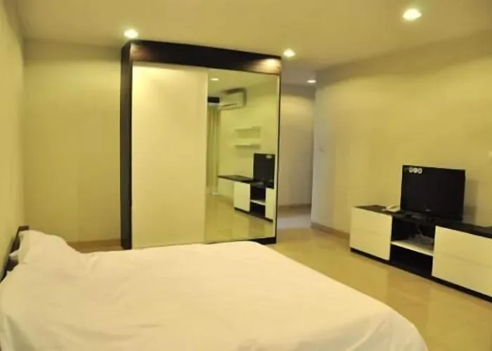 Tongtip Place Bangkok