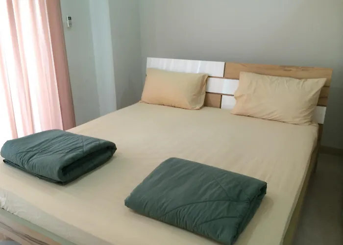 Tongtip Place 3*