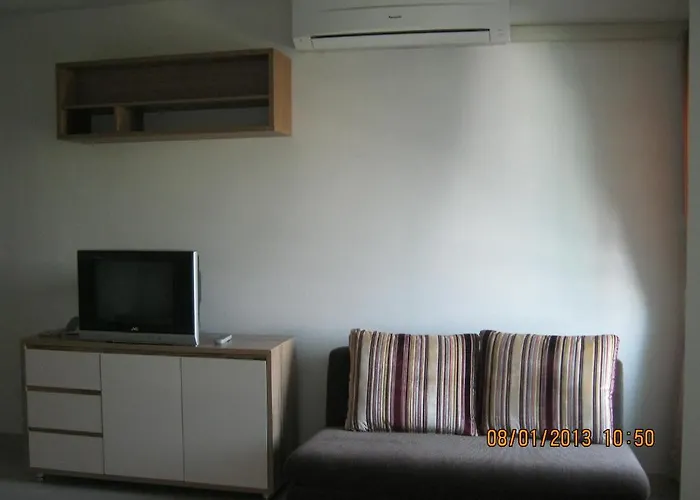 Tongtip Place 3*